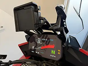 Used 2022 BMW S1000XR Te Racing Red - Interior and Exterior details 8