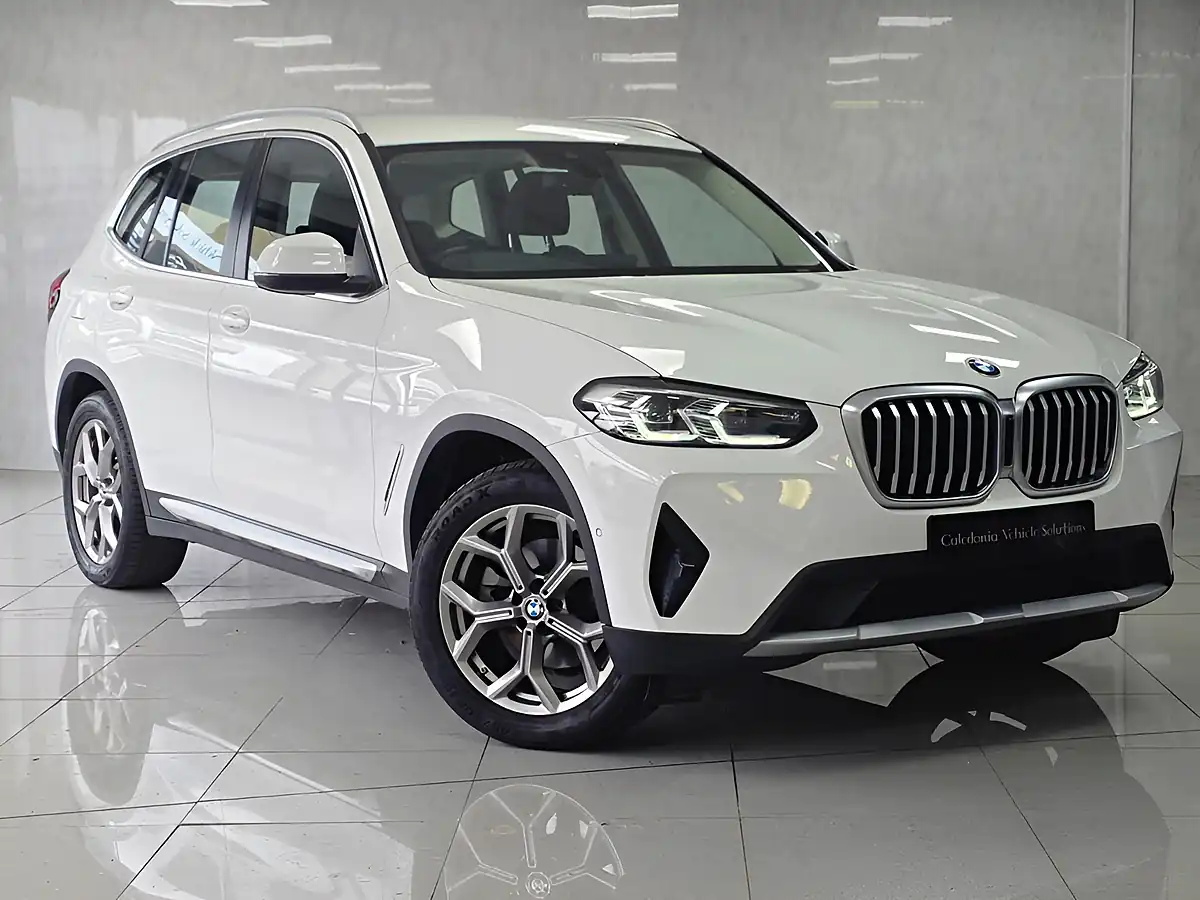 Used 2022 BMW X3 Xline White - Front View