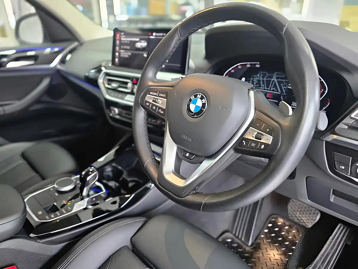Used 2022 BMW X3 Xline White - Interior and Exterior details 8