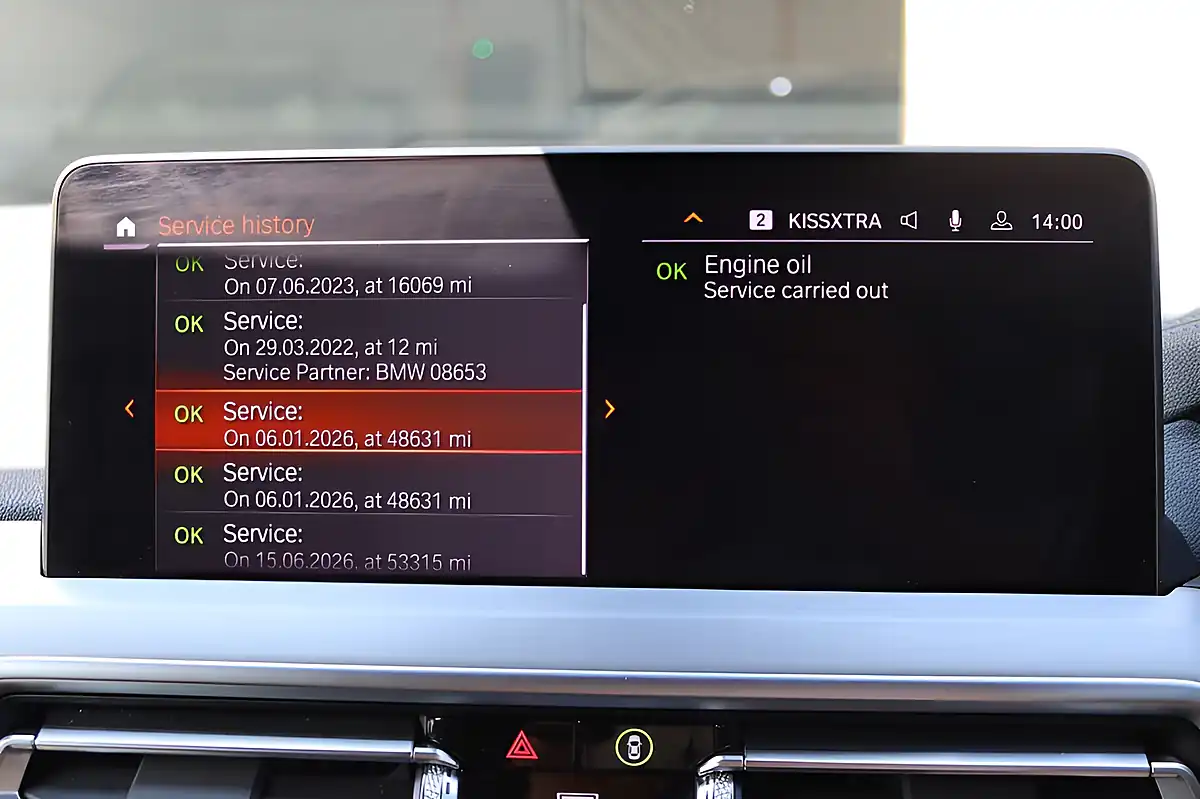 Used 2022 BMW X4 M40d Brooklyn Grey - Interior and Exterior details 10