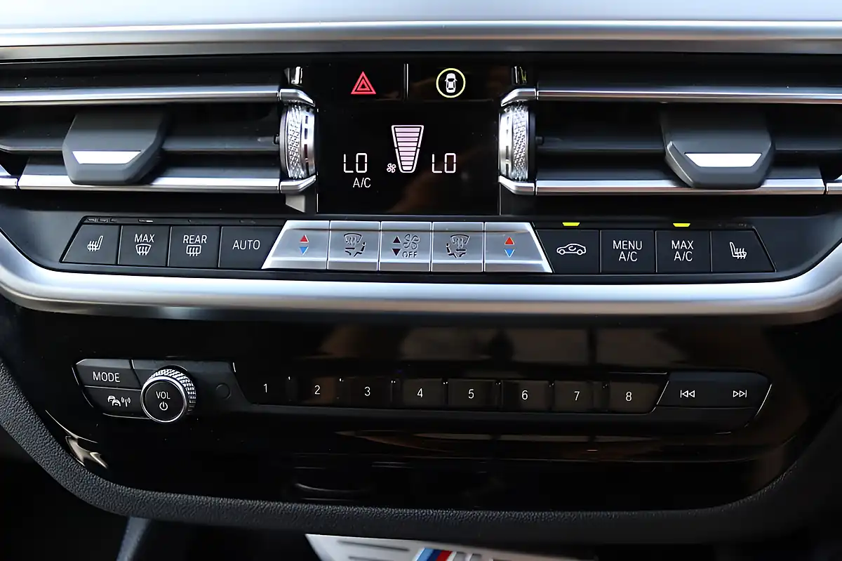 Used 2022 BMW X4 M40d Brooklyn Grey - Interior and Exterior details 12