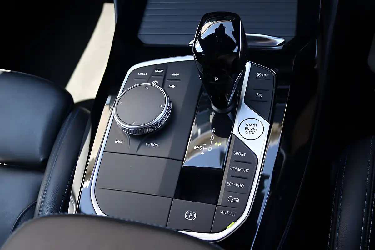 Used 2022 BMW X4 M40d Brooklyn Grey - Interior and Exterior details 13