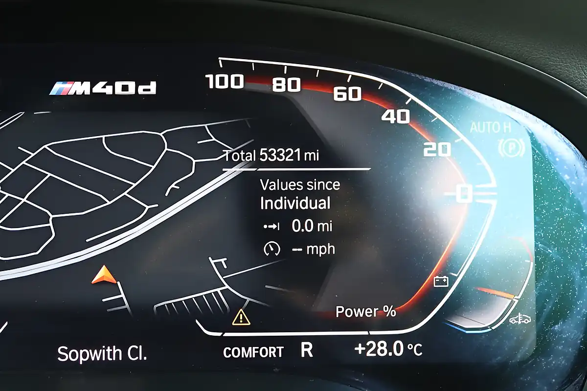 Used 2022 BMW X4 M40d Brooklyn Grey - Interior and Exterior details 14