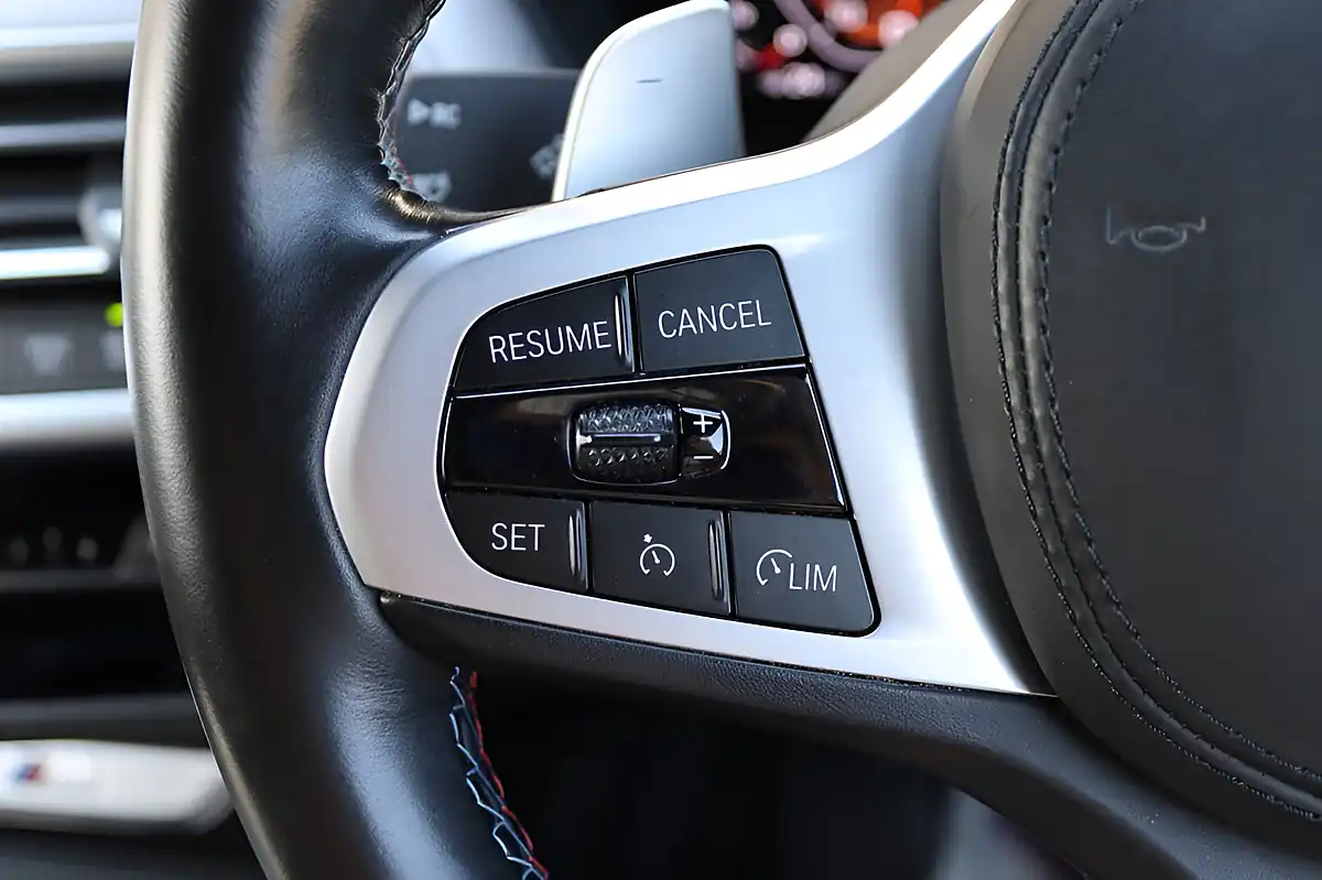 Used 2022 BMW X4 M40d Brooklyn Grey - Interior and Exterior details 17