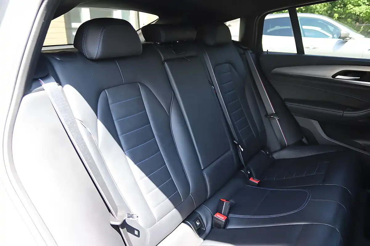 Used 2022 BMW X4 M40d Brooklyn Grey - Interior and Exterior details 5