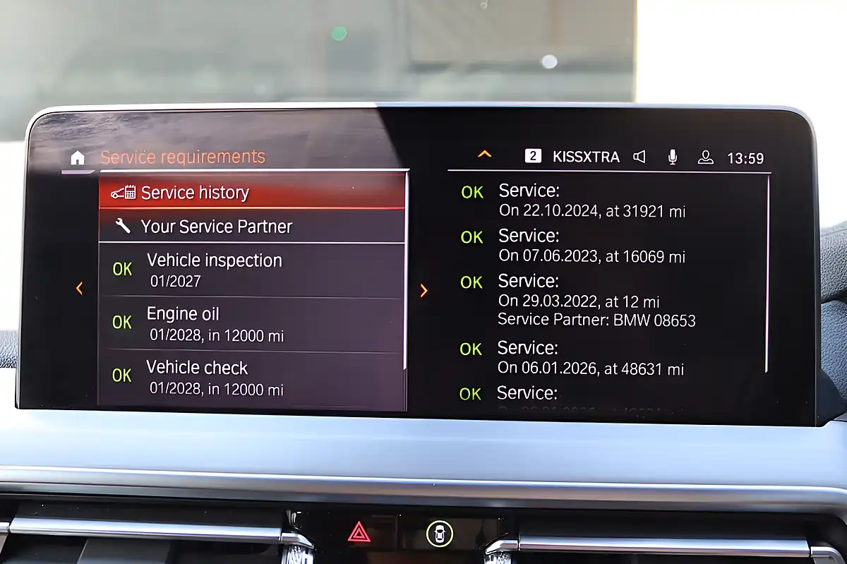 Used 2022 BMW X4 M40d Brooklyn Grey - Interior and Exterior details 9
