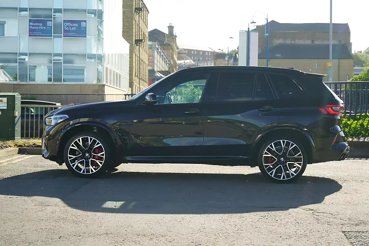 Used 2022 BMW X5 M Competition Black - Interior and Exterior details 9