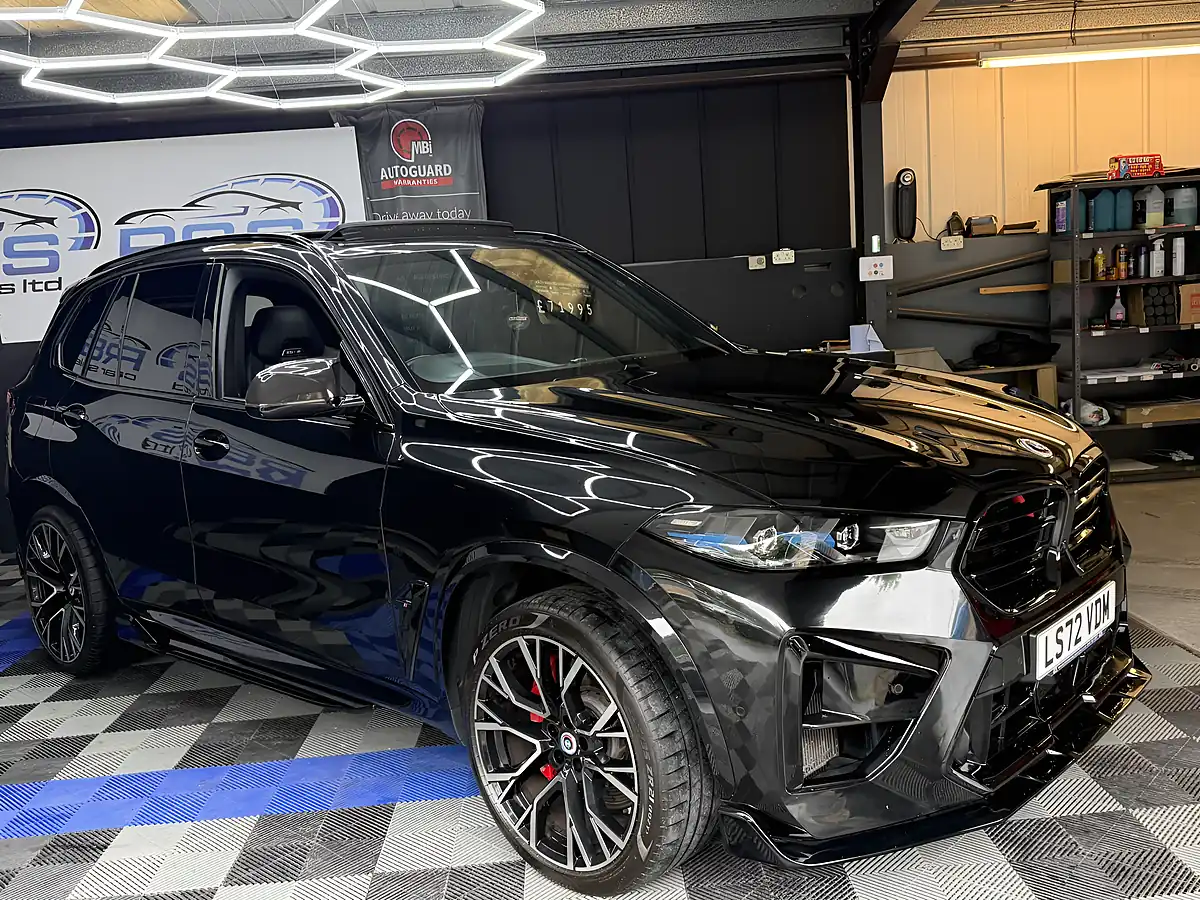 Used 2022 BMW X5 M Competition Black - Interior and Exterior details 11