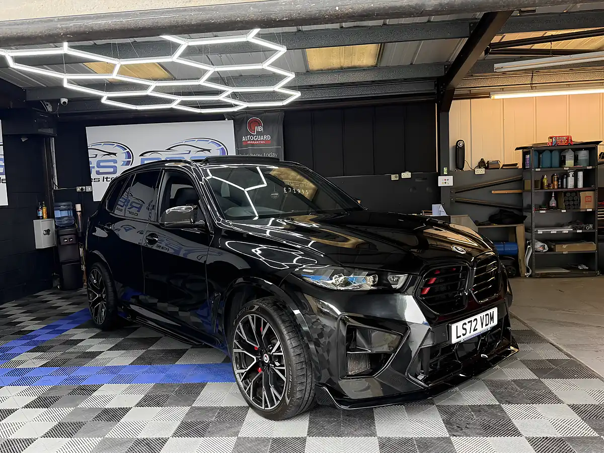Used 2022 BMW X5 M Competition Black - Interior and Exterior details 7