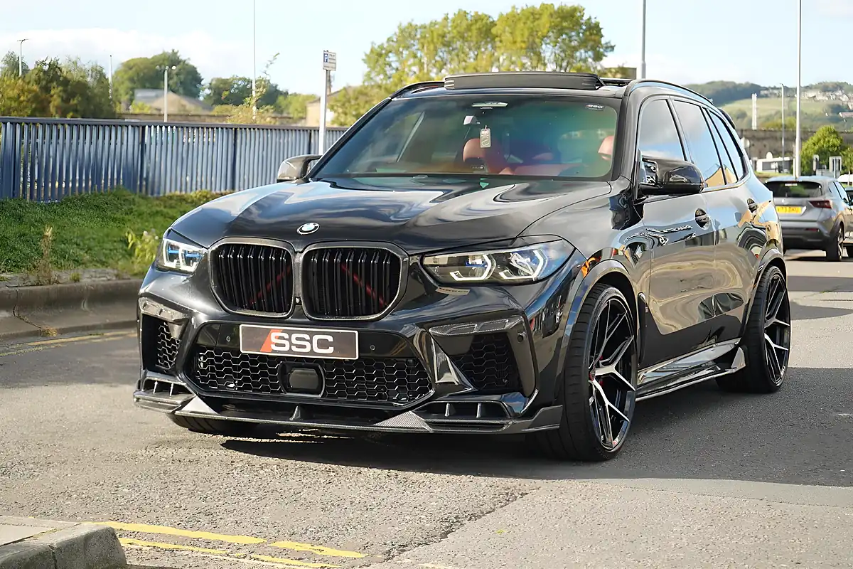 Used 2022 BMW X5 M Competition Black Sapphire - Interior and Exterior details 7