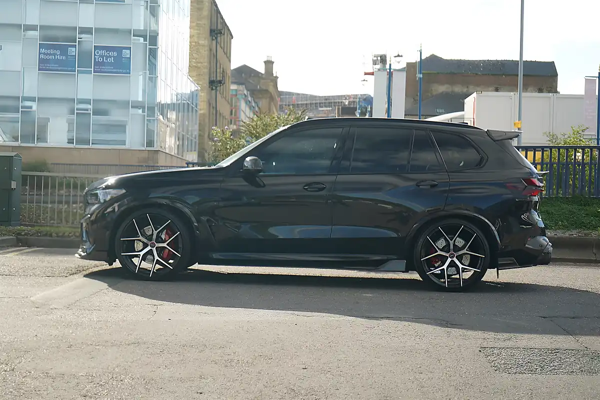 Used 2022 BMW X5 M Competition Black Sapphire - Interior and Exterior details 9