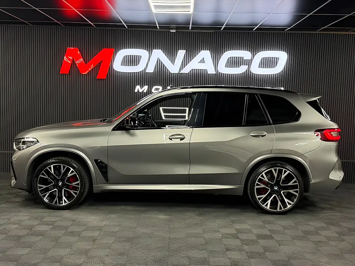 Used 2022 BMW X5 M Competition Grey - Interior and Exterior details 10