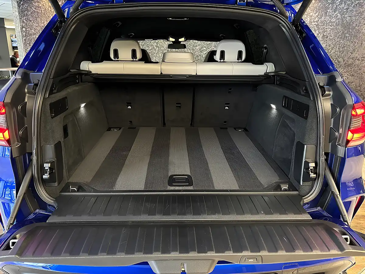 Used 2022 BMW X5 M Competition Marina Bay Blue - Interior and Exterior details 19