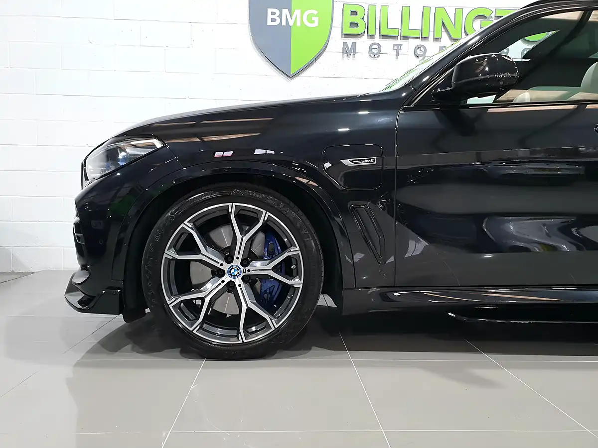 Used 2022 BMW X5 M Sport Black - Interior and Exterior details 11