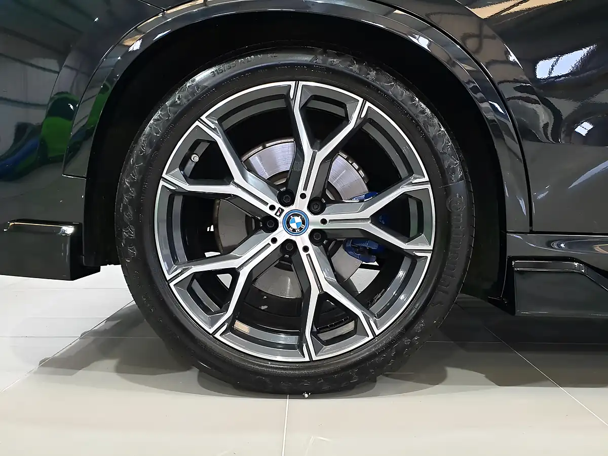Used 2022 BMW X5 M Sport Black - Interior and Exterior details 13