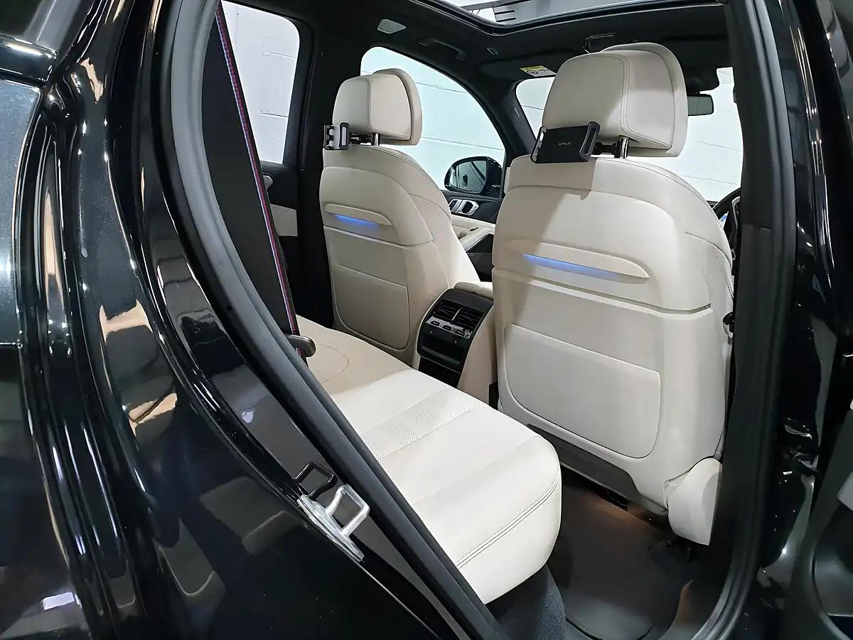 Used 2022 BMW X5 M Sport Black - Interior and Exterior details 14