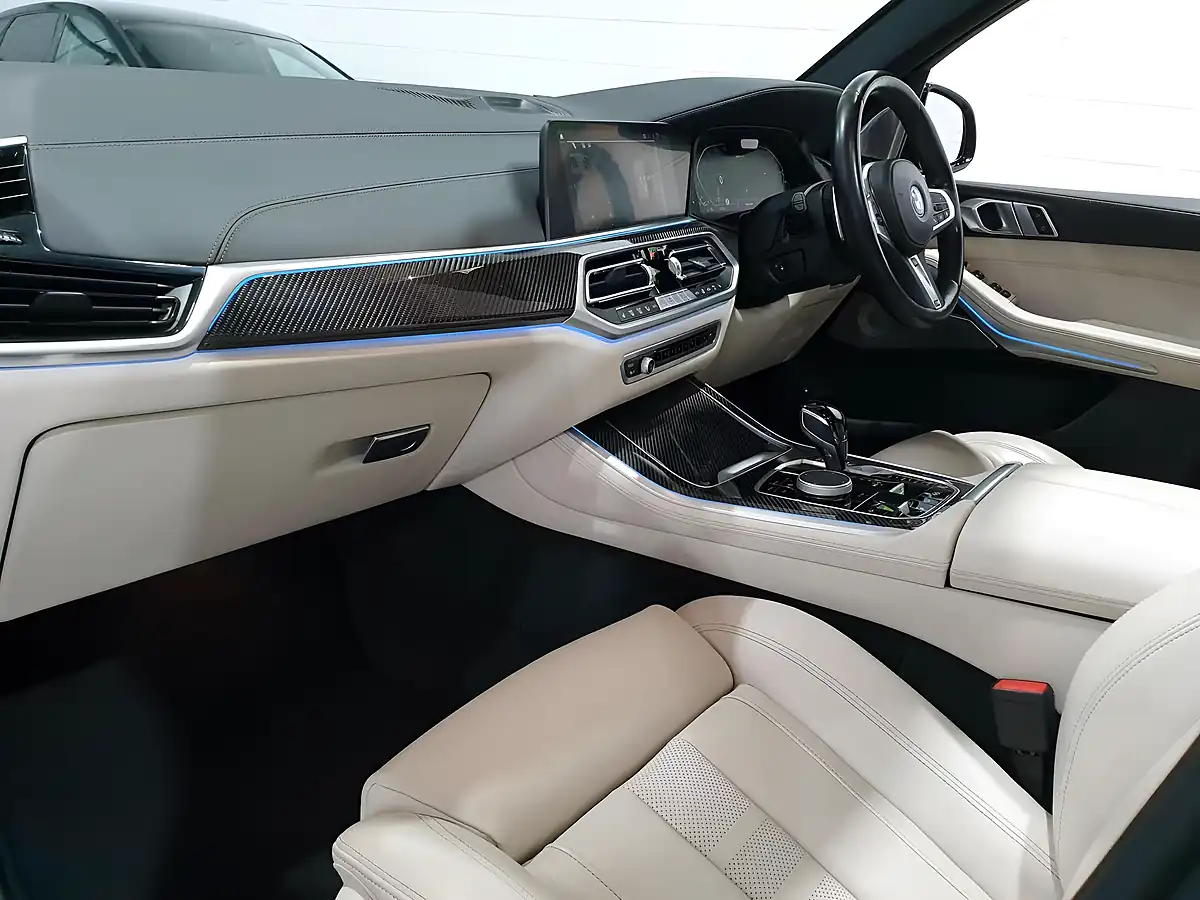 Used 2022 BMW X5 M Sport Black - Interior and Exterior details 15
