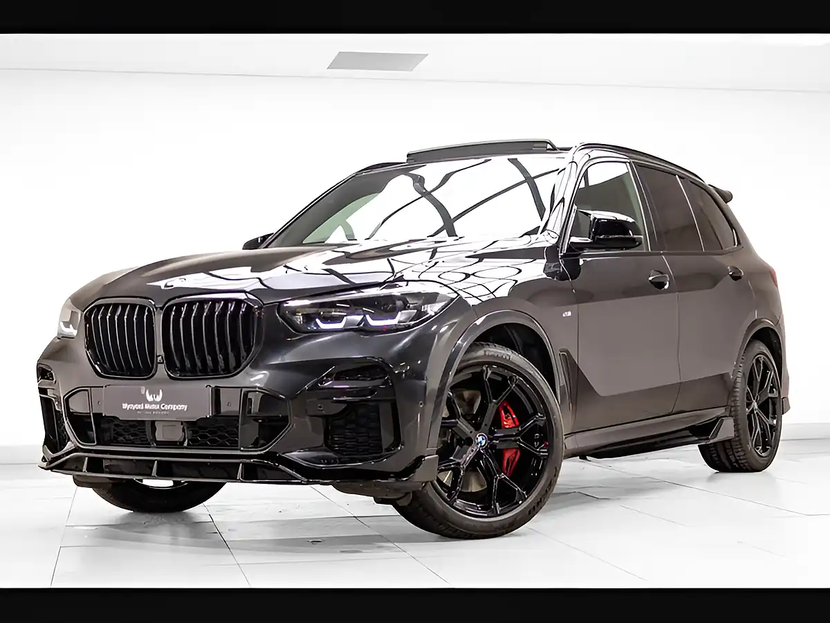 Used 2022 BMW X5 M Sport Black - Front View