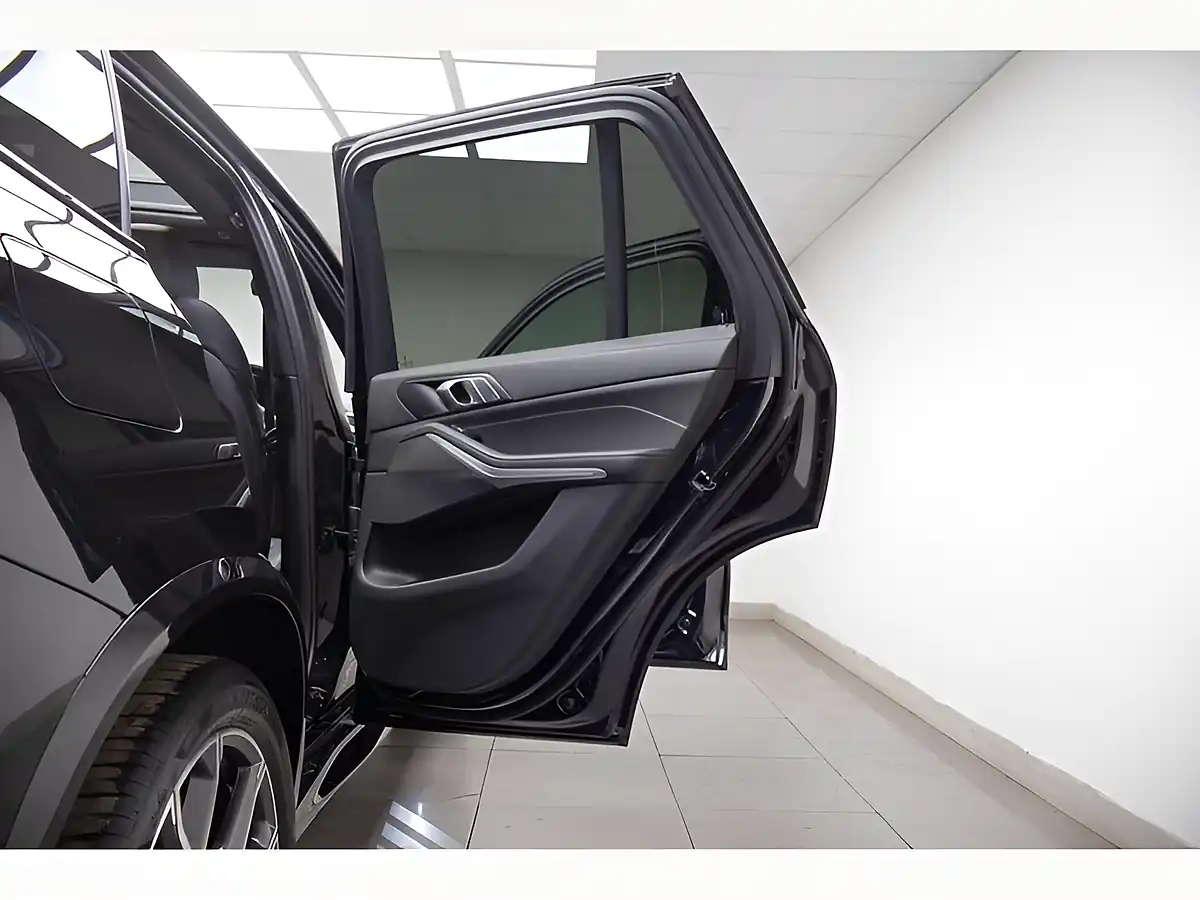 Used 2022 BMW X5 M Sport Black - Interior and Exterior details 13