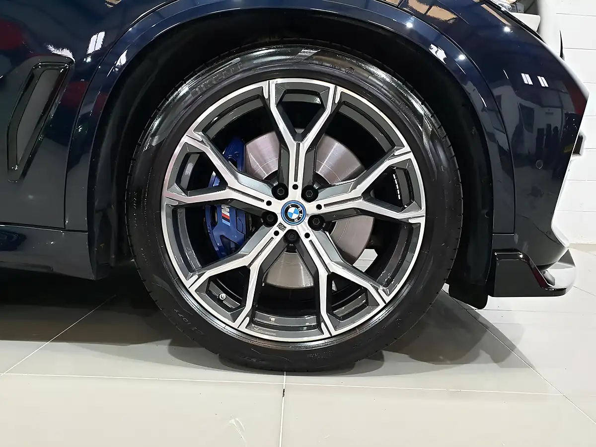 Used 2022 BMW X5 M Sport Black - Interior and Exterior details 13