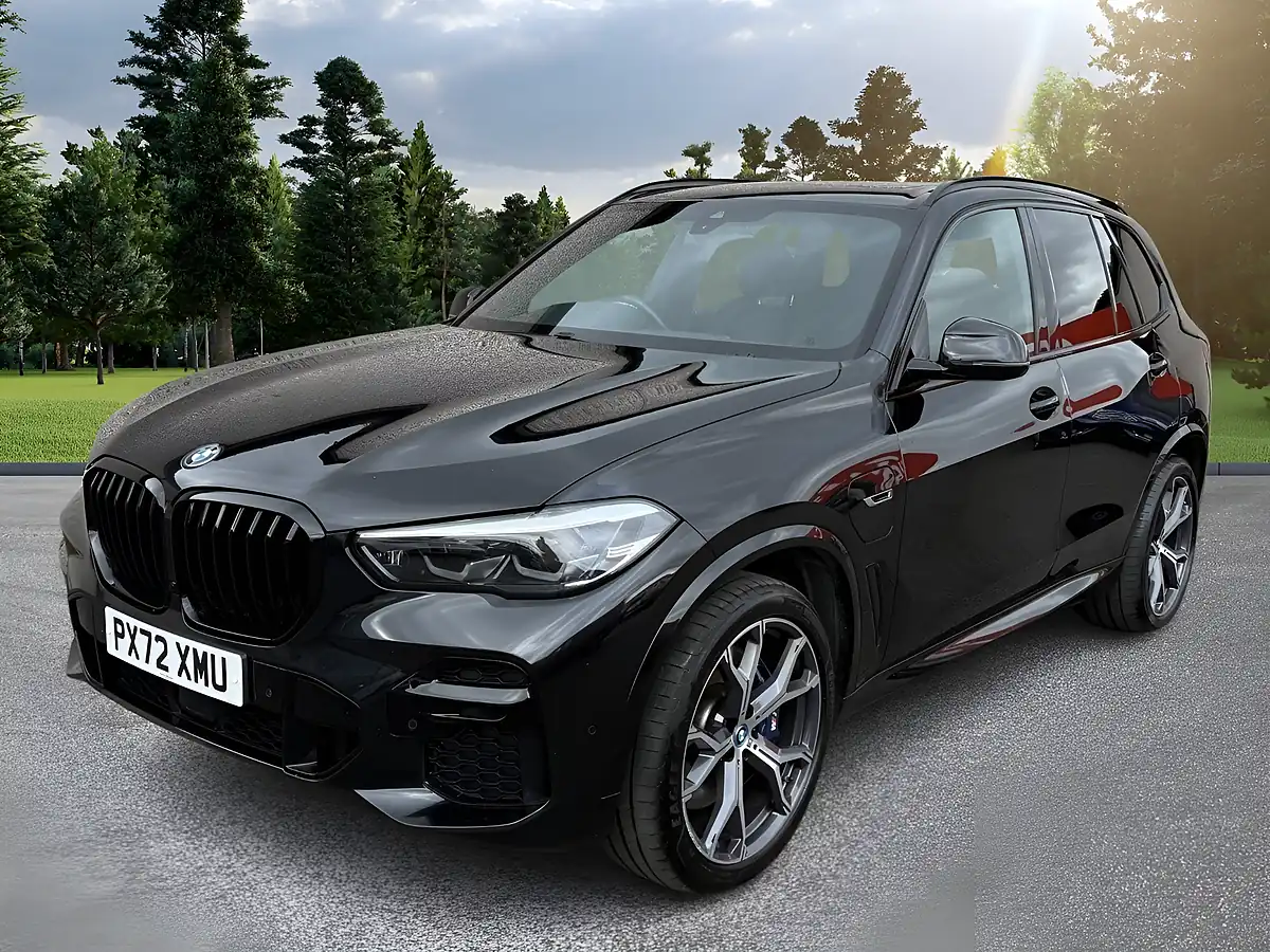 Used 2022 BMW X5 M Sport Black - Front View