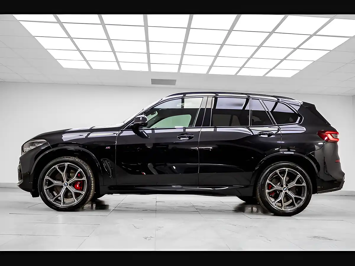 Used 2022 BMW X5 M Sport Black - Interior and Exterior details 4
