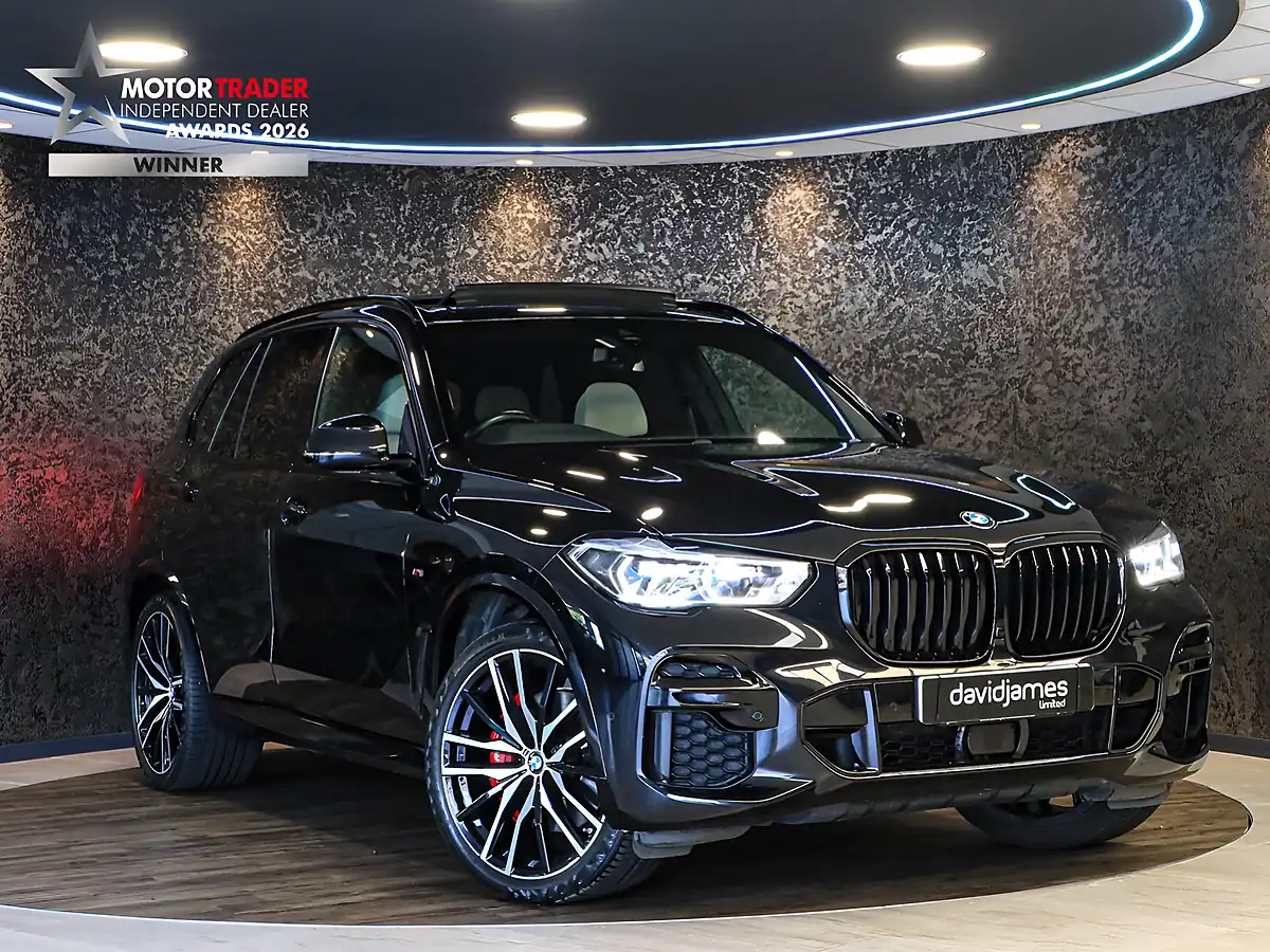 Used 2022 BMW X5 M Sport Black Sapphire Metallic Paint - Front View