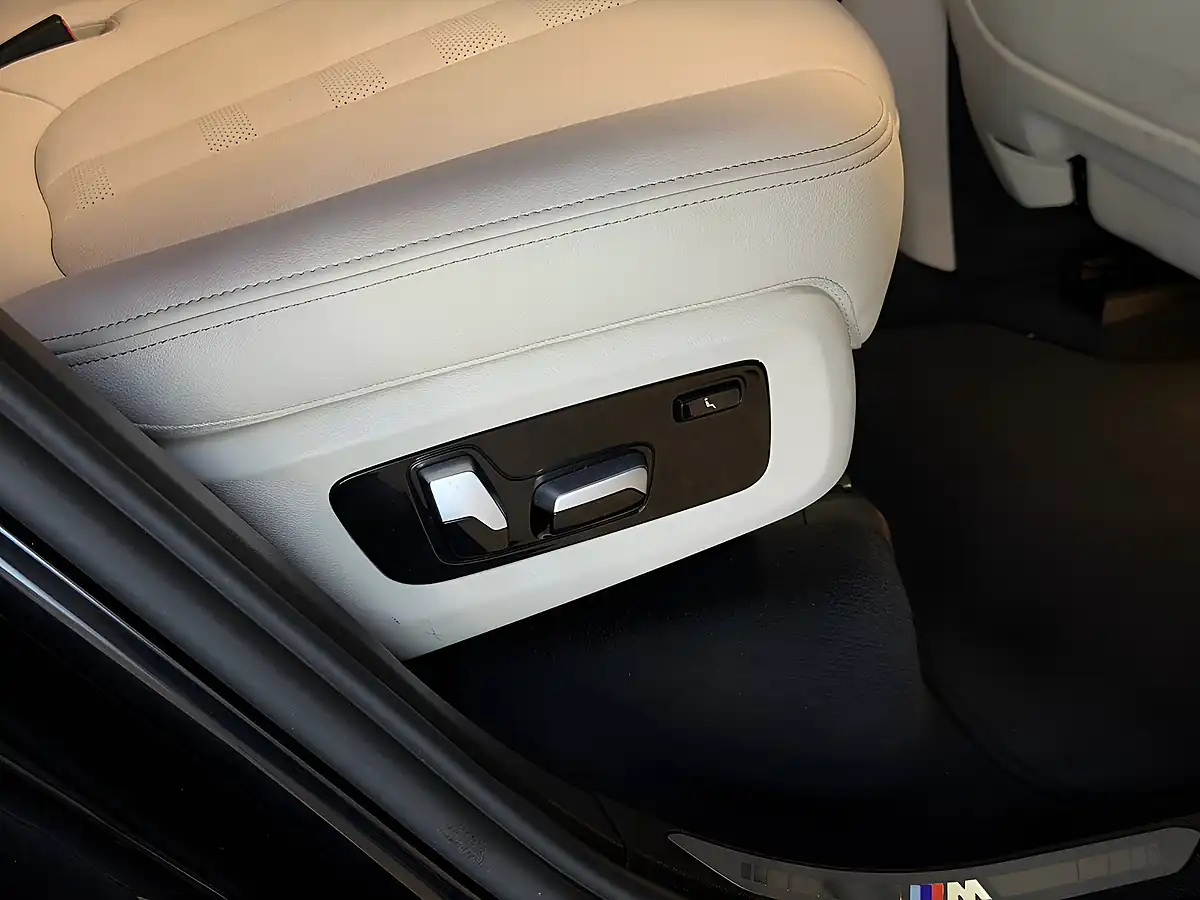 Used 2022 BMW X5 M Sport Black Sapphire Metallic Paint - Interior and Exterior details 17