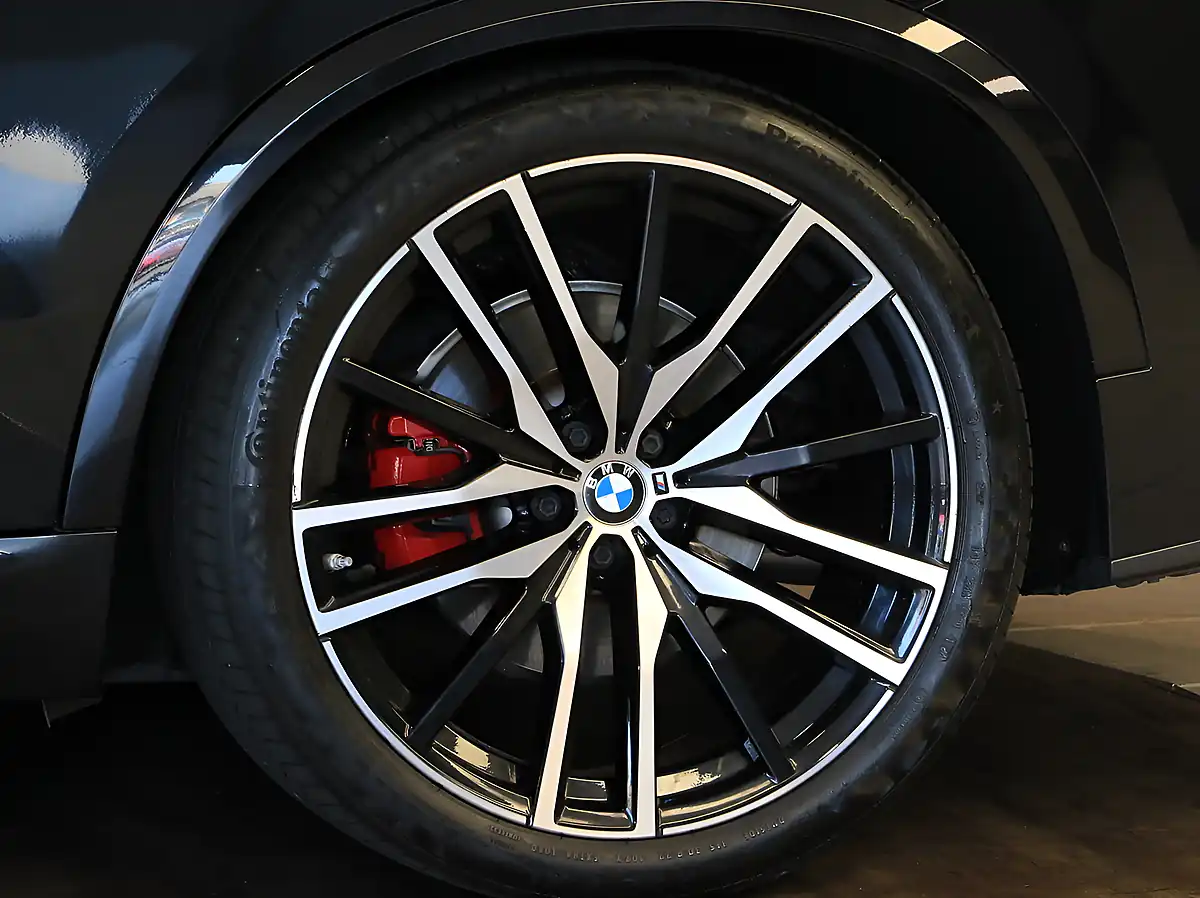 Used 2022 BMW X5 M Sport Black Sapphire Metallic Paint - Interior and Exterior details 19