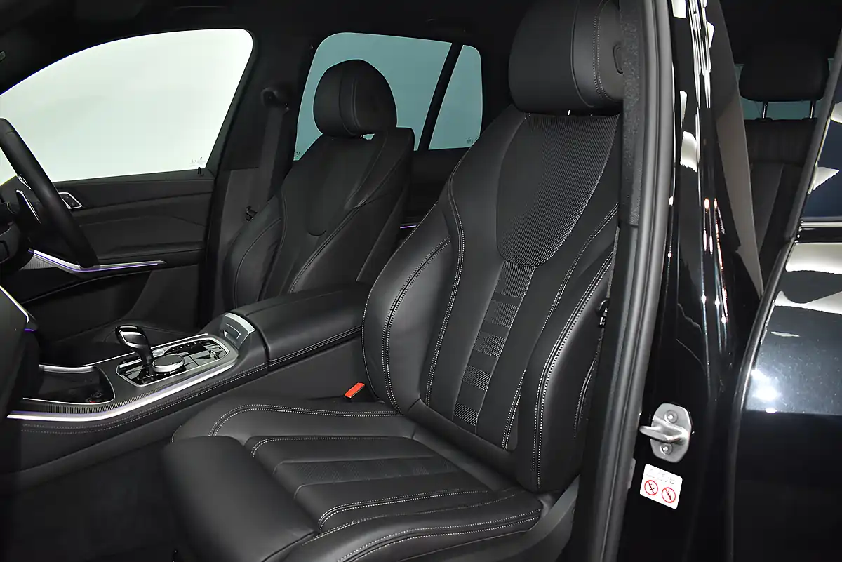 Used 2022 BMW X5 M Sport Black Sapphire Metallic Paint - Interior and Exterior details 2