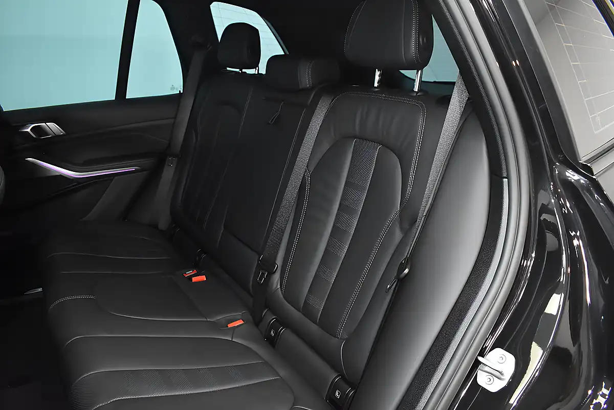 Used 2022 BMW X5 M Sport Black Sapphire Metallic Paint - Interior and Exterior details 4
