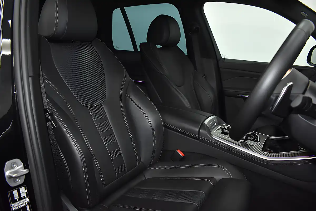 Used 2022 BMW X5 M Sport Black Sapphire Metallic Paint - Interior and Exterior details 9