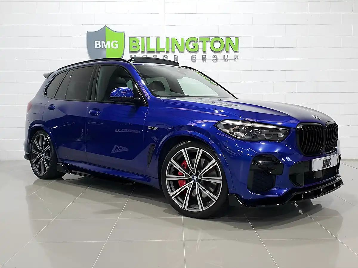 Used 2022 BMW X5 M Sport Blue - Front View