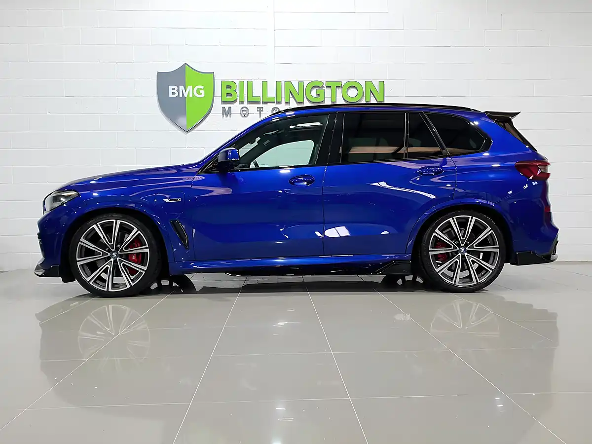 Used 2022 BMW X5 M Sport Blue - Interior and Exterior details 4