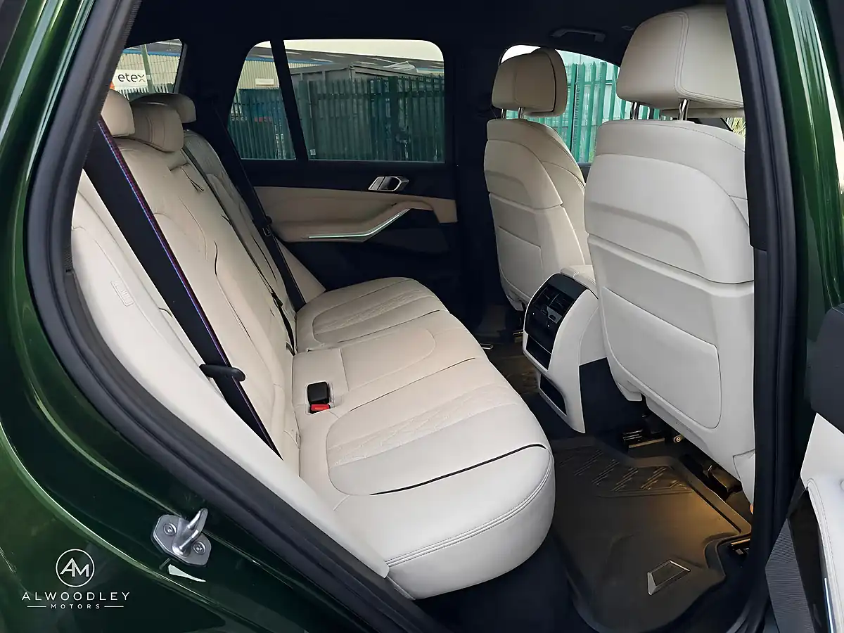 Used 2022 BMW X5 M Sport Green - Interior and Exterior details 10