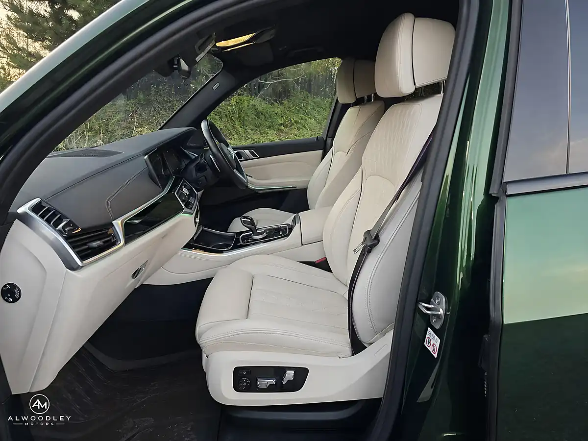 Used 2022 BMW X5 M Sport Green - Interior and Exterior details 9