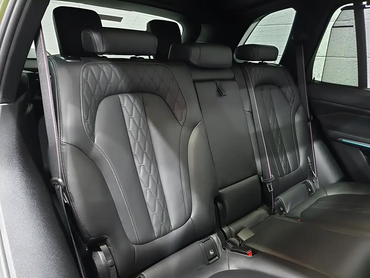 Used 2022 BMW X5 M Sport Green - Interior and Exterior details 15
