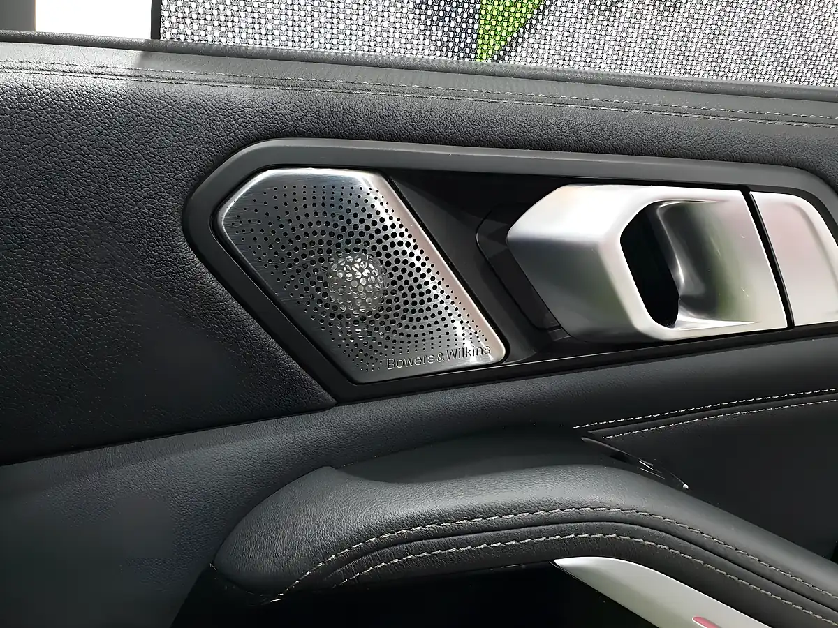Used 2022 BMW X5 M Sport Green - Interior and Exterior details 16