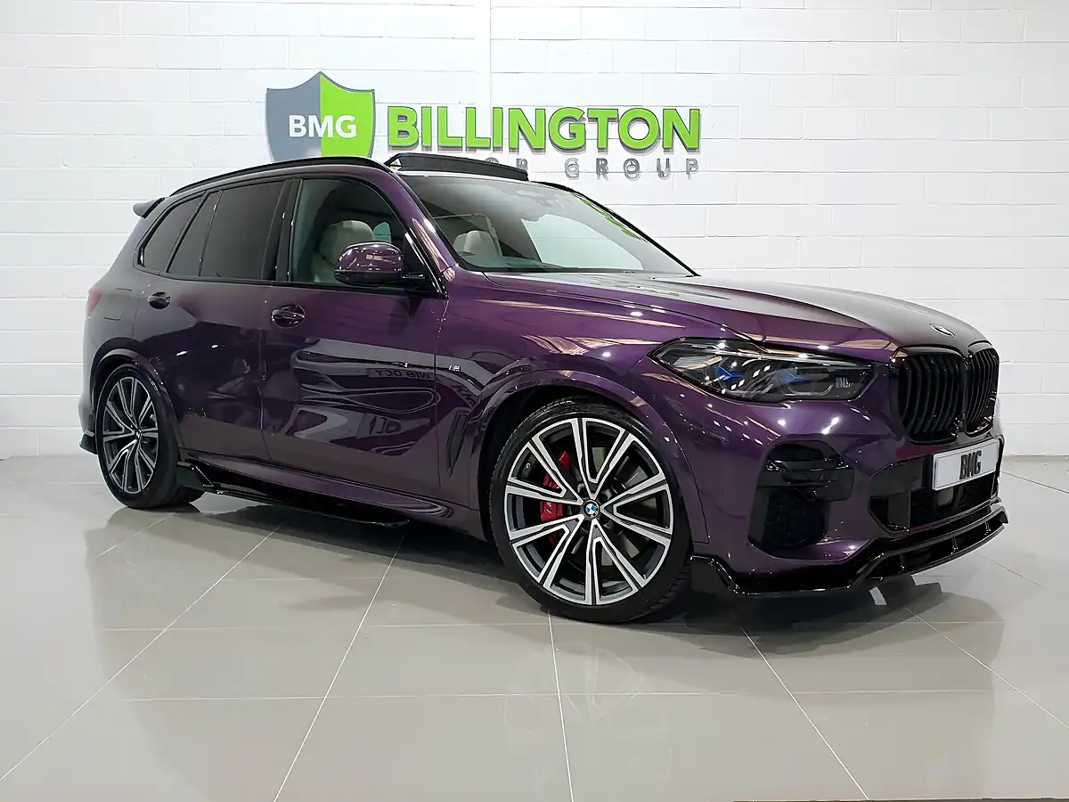 Used 2022 BMW X5 M Sport Purple - Front View