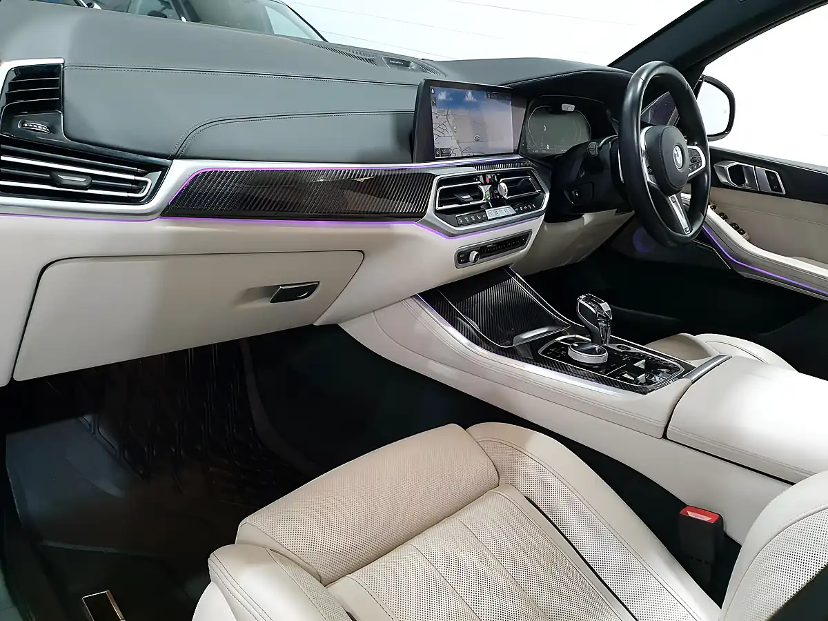 Used 2022 BMW X5 M Sport Purple - Interior and Exterior details 15