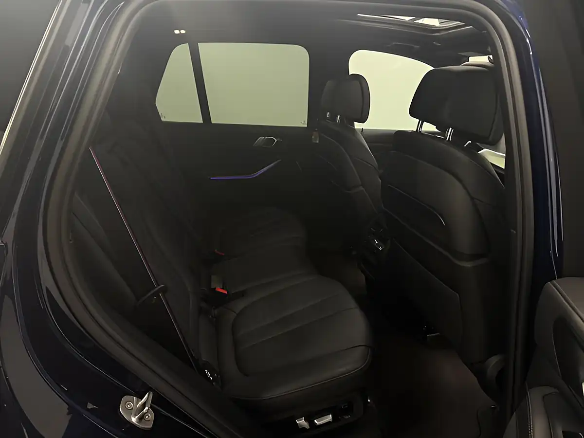 Used 2022 BMW X5 M Sport Tanzanite Blue Ii - Interior and Exterior details 11