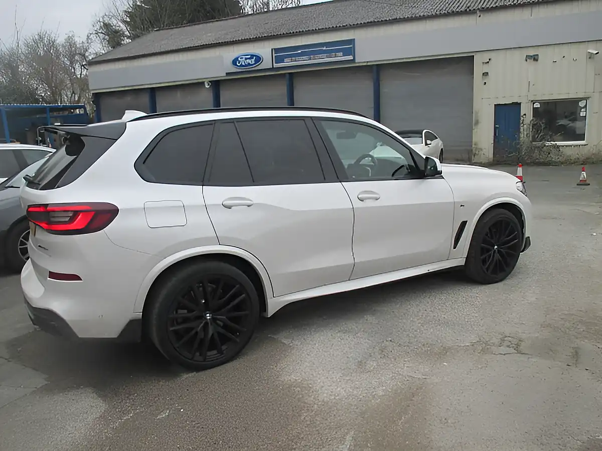 Used 2022 BMW X5 M Sport White - Interior and Exterior details 5