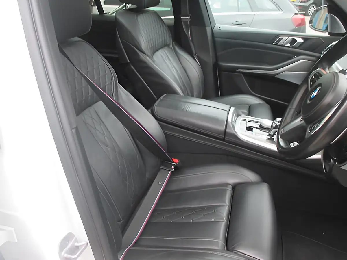 Used 2022 BMW X5 M Sport White - Interior and Exterior details 9