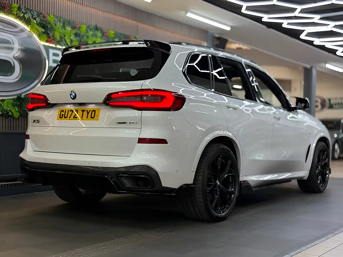 Used 2022 BMW X5 M Sport White - Interior and Exterior details 9