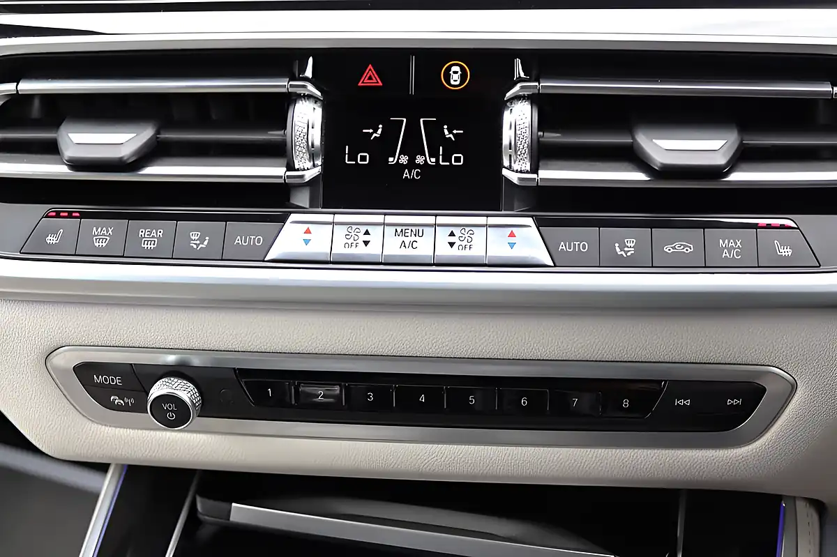 Used 2022 BMW X5 M50i Arctic Grey - Interior and Exterior details 14