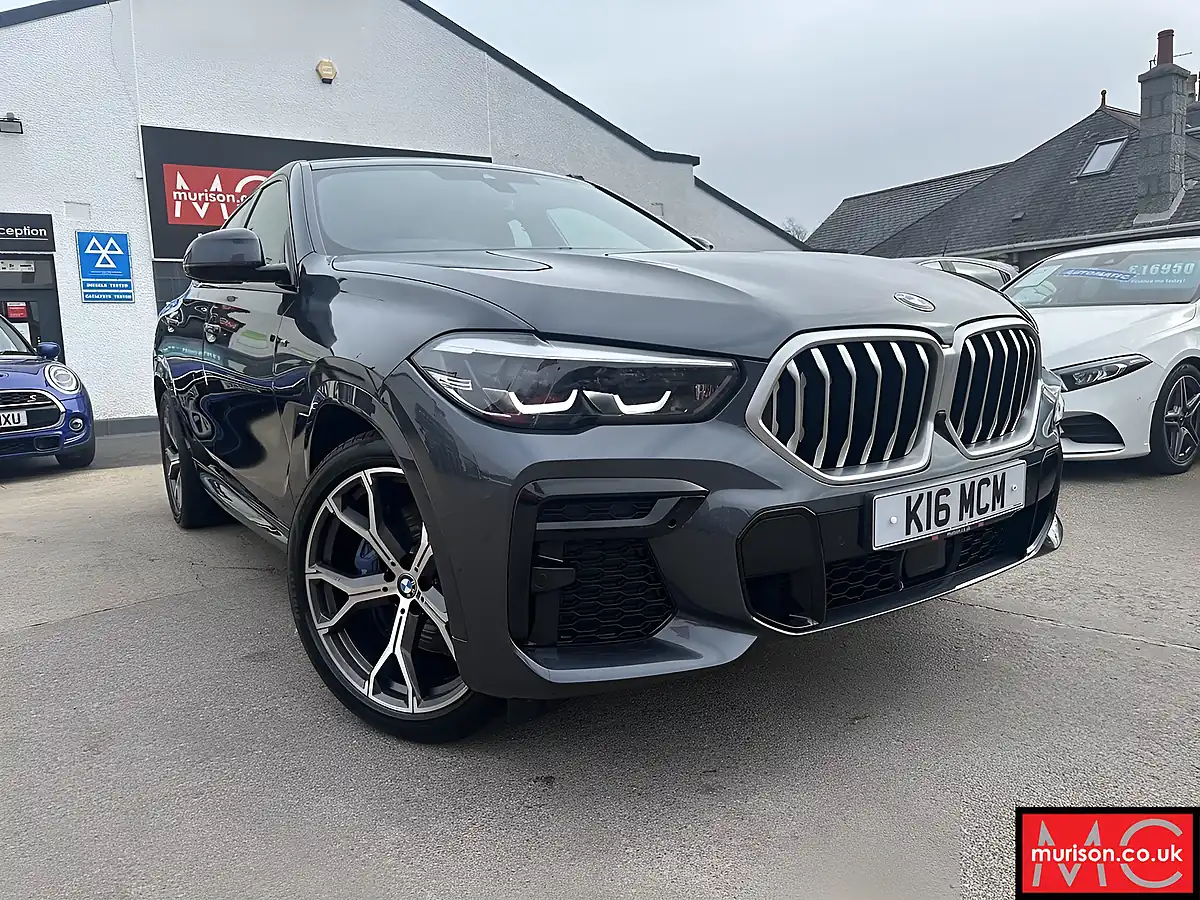 Used 2022 BMW X6 M Sport Arctic Grey - Front View