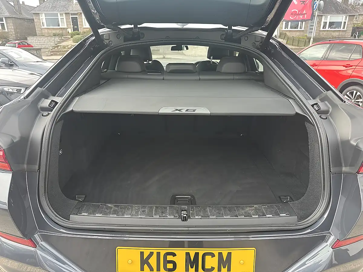 Used 2022 BMW X6 M Sport Arctic Grey - Interior and Exterior details 13