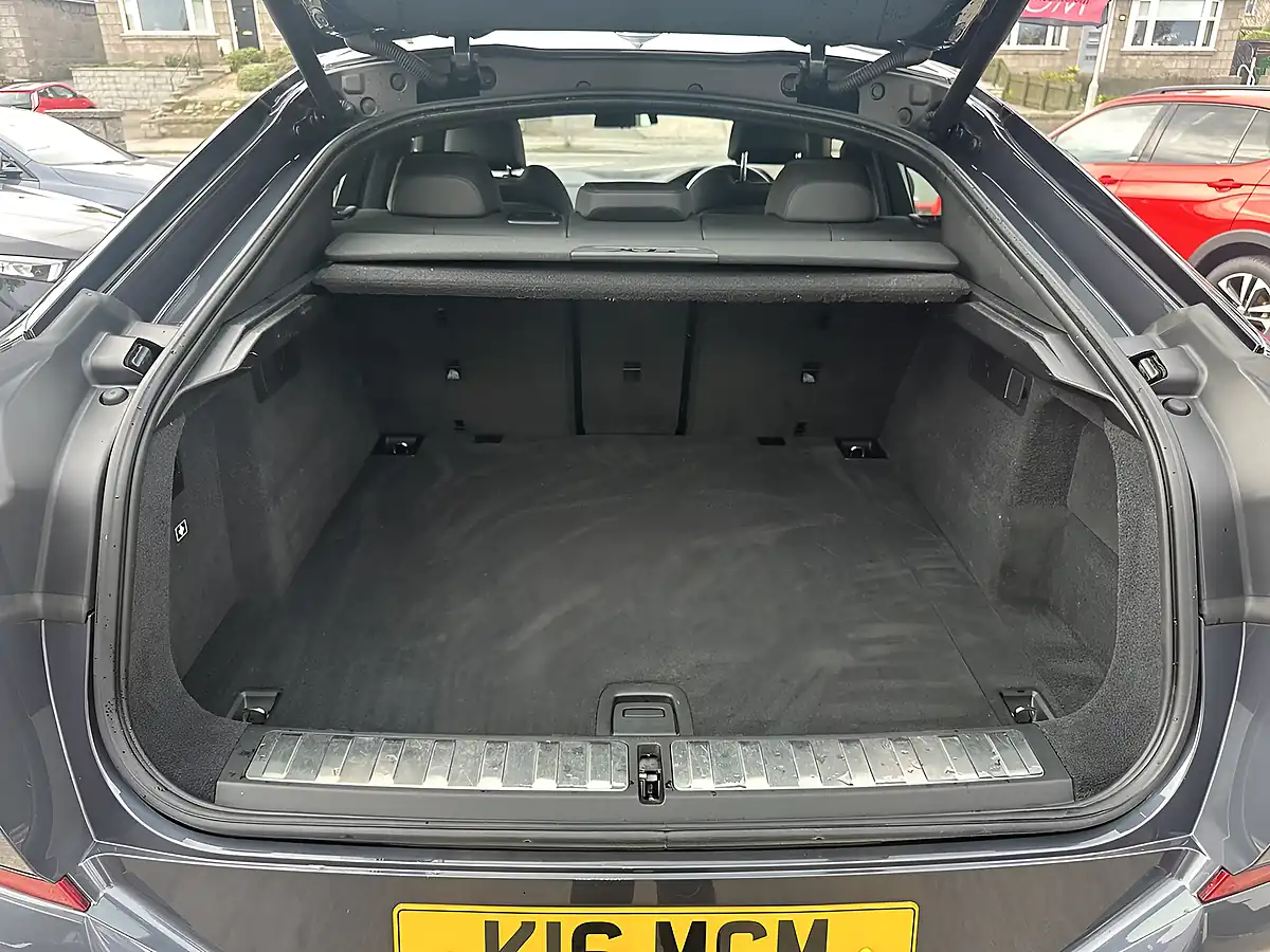 Used 2022 BMW X6 M Sport Arctic Grey - Interior and Exterior details 18