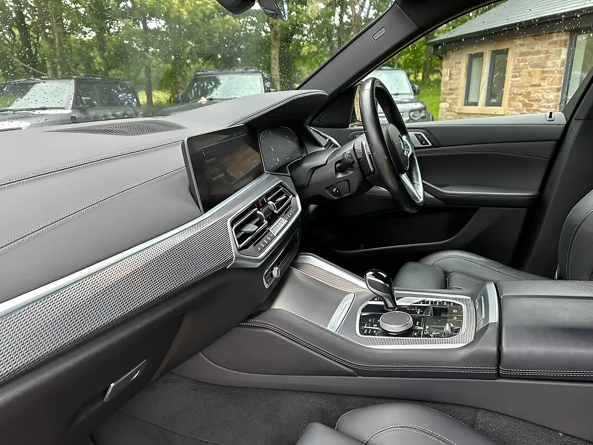 Used 2022 BMW X6 M Sport Black Sapphire - Interior and Exterior details 3