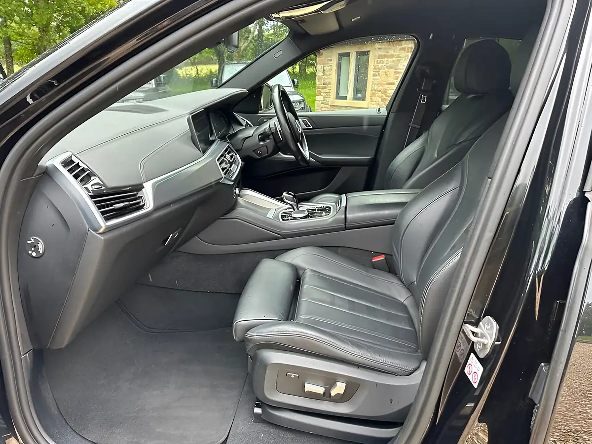 Used 2022 BMW X6 M Sport Black Sapphire - Interior and Exterior details 5